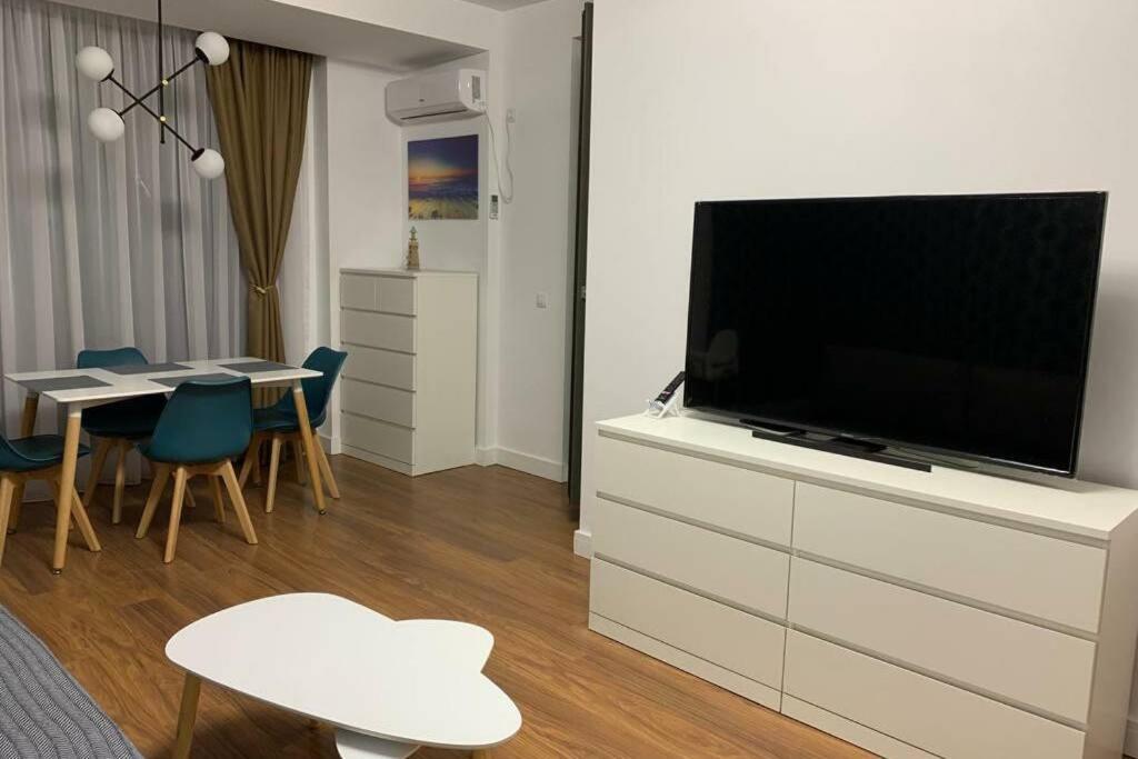 Andreve Apartment By Onix Blue Mamaia Nord, Baby Friendly, Private Parking Năvodari المظهر الخارجي الصورة